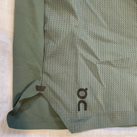 ON Cloud Running Lightweight Shorts - Picture 4 of 8